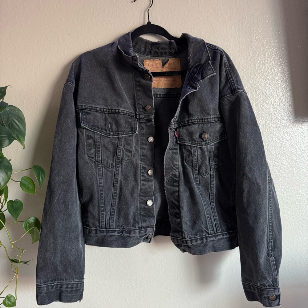Vintage Levi’s Faded Black Denim Trucker Jacket Made In USA 100% cotton